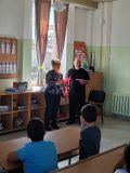 Традициите оживяват в училище - малка снимка
